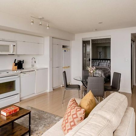 טורונטו Stylish Downtown Lakeview Condo - One Free Parking מראה חיצוני תמונה