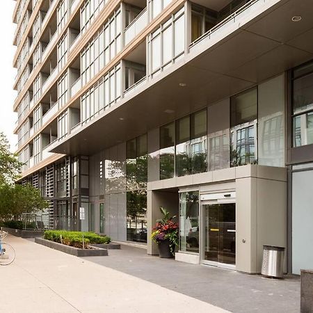 טורונטו Stylish Downtown Lakeview Condo - One Free Parking מראה חיצוני תמונה