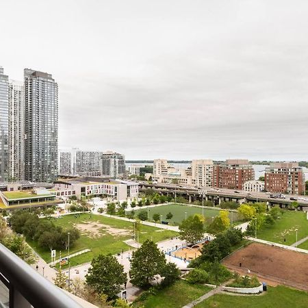 טורונטו Stylish Downtown Lakeview Condo - One Free Parking מראה חיצוני תמונה