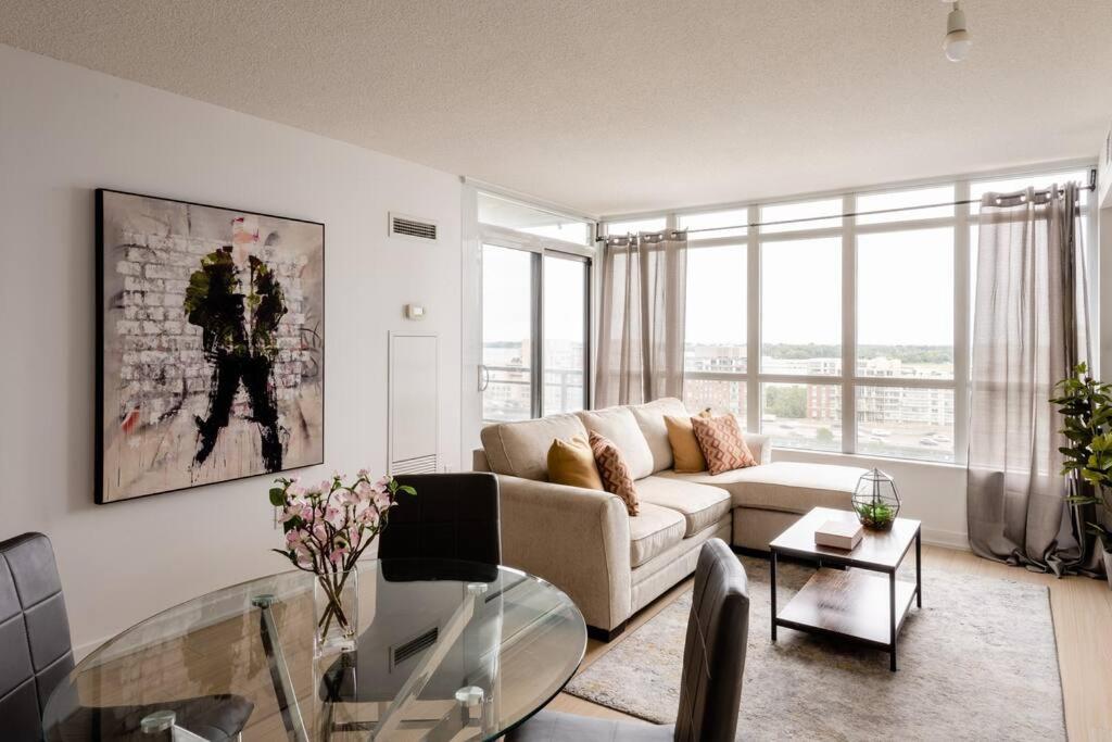 טורונטו Stylish Downtown Lakeview Condo - One Free Parking מראה חיצוני תמונה